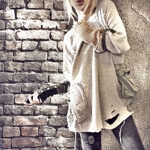 Upcycled apocalyptic zombi top with side pockets